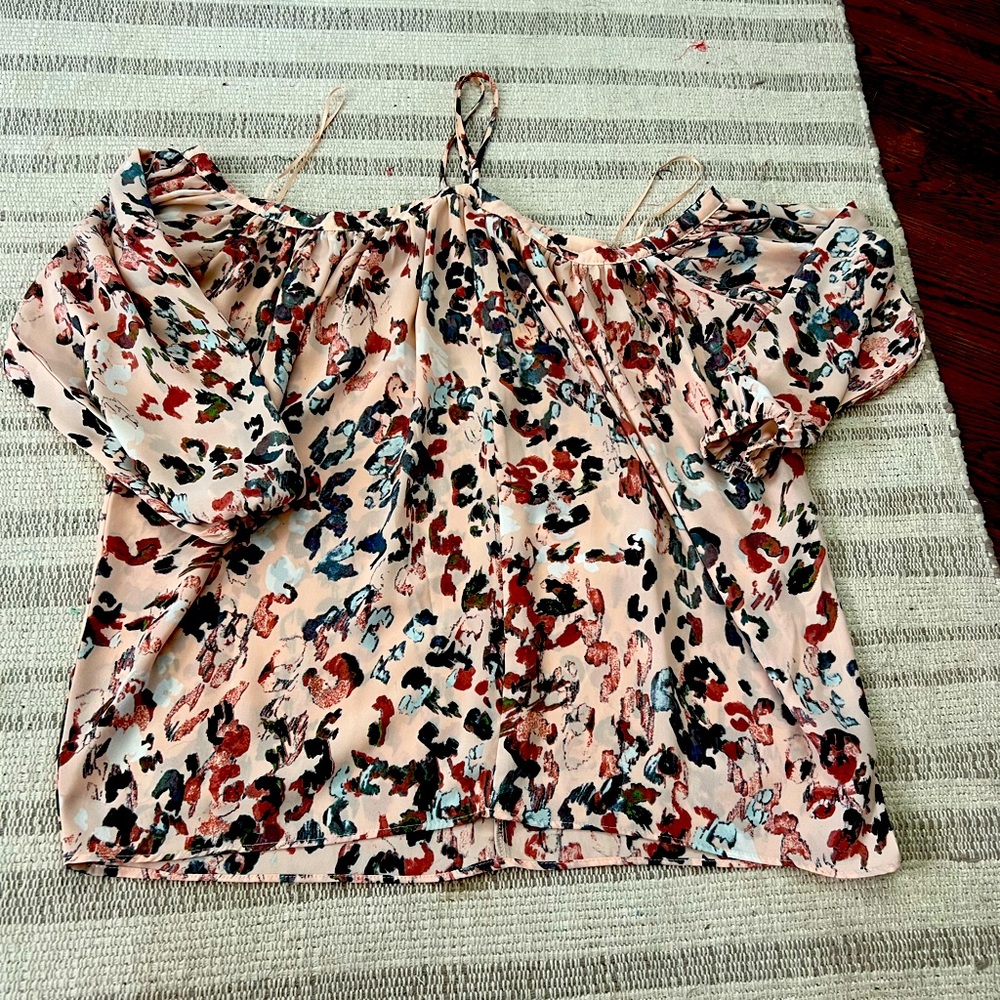 Peach/leopard off the shoulder blouse. Size small. NWT